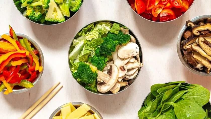 Warzywa z woka - Brokuł, pieczarki, kapusta pekińska