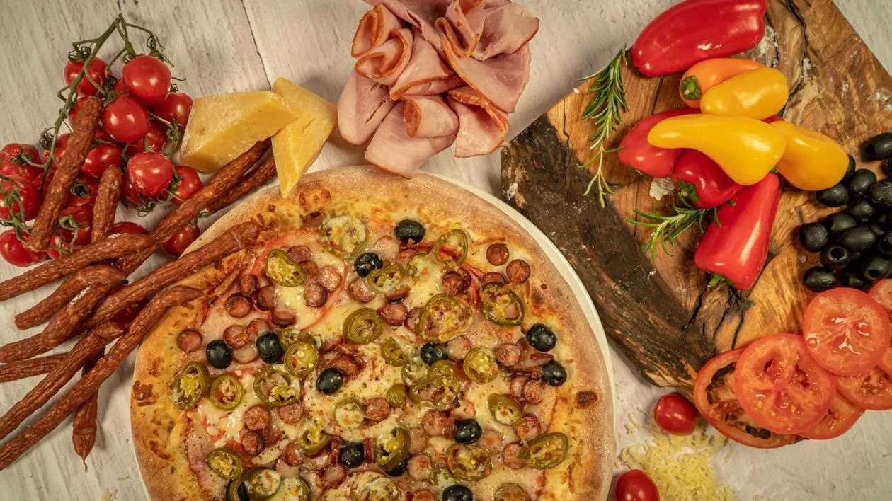 Caorle - Large Pizza