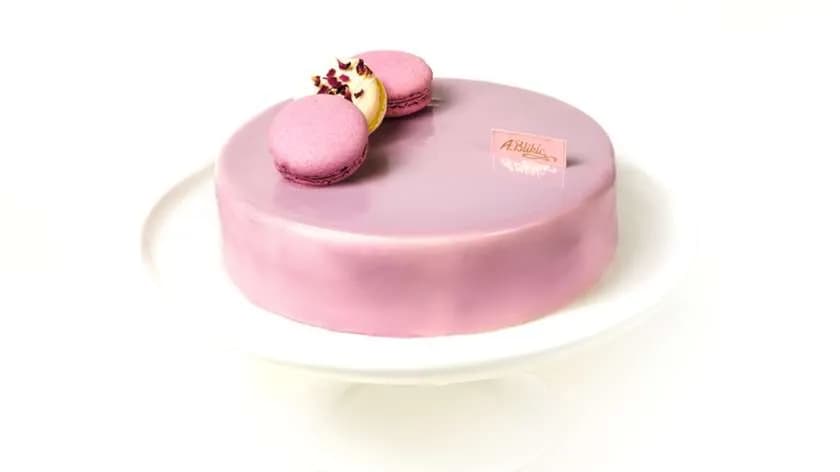 Tort Jogurtowy Z Owocami Lasu