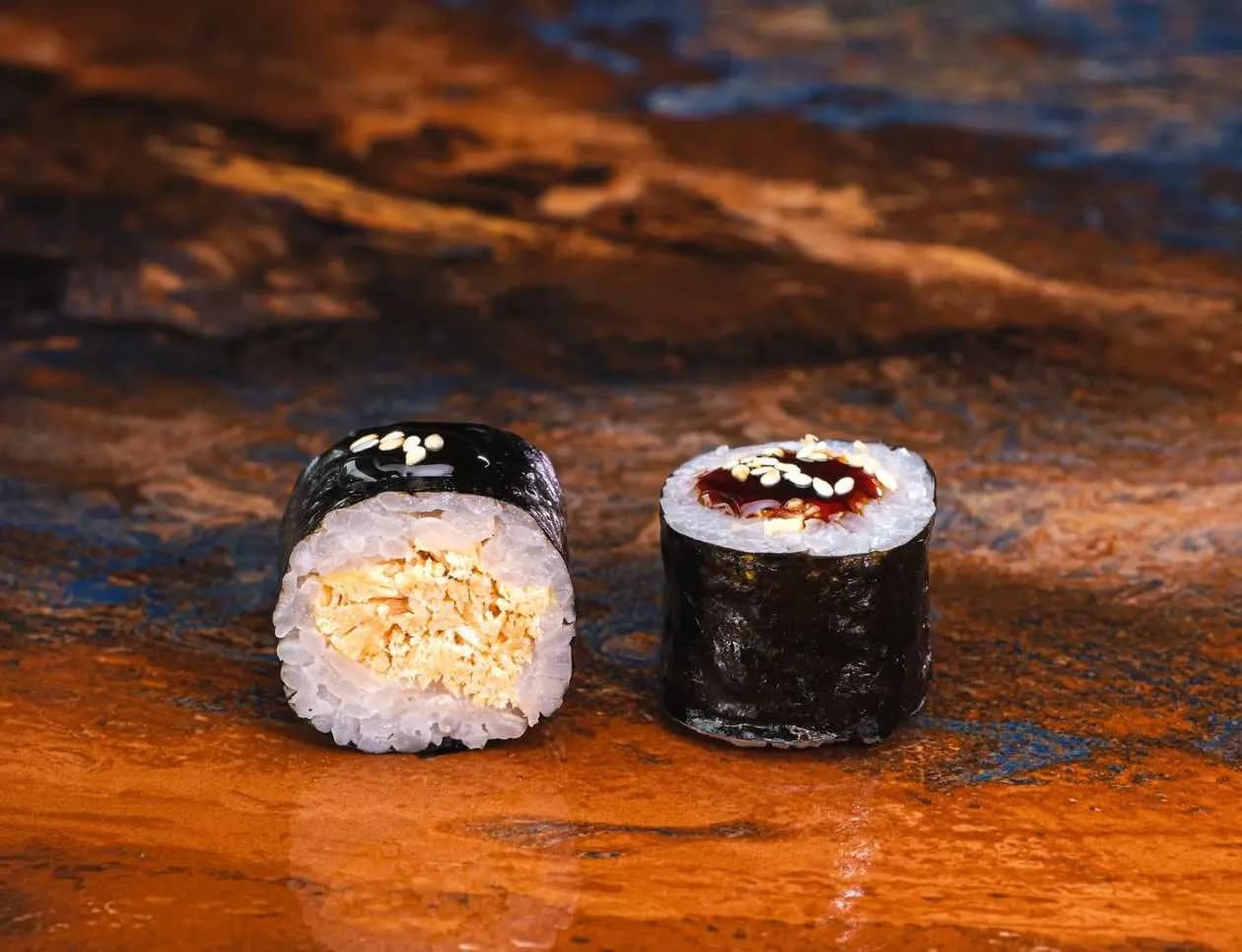 Hosomaki with Roasted Salmon