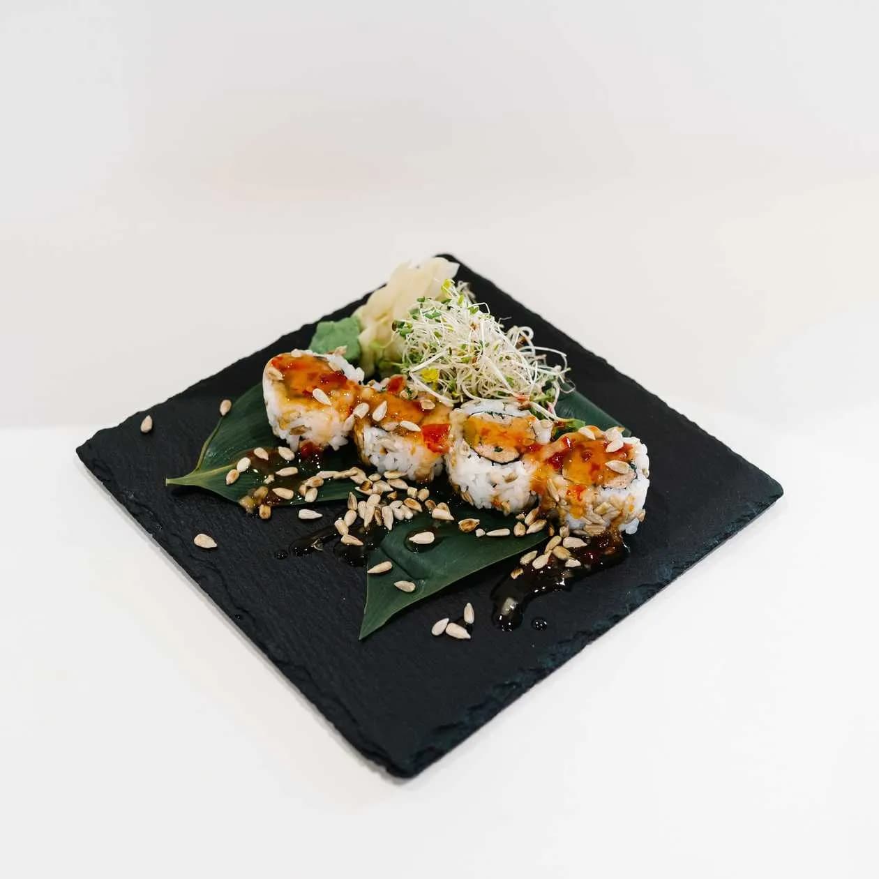 Uramaki Vulcano with Tuna Paste