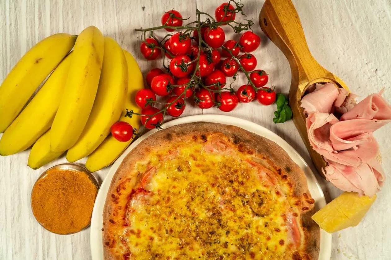 Banana - Large Pizza
