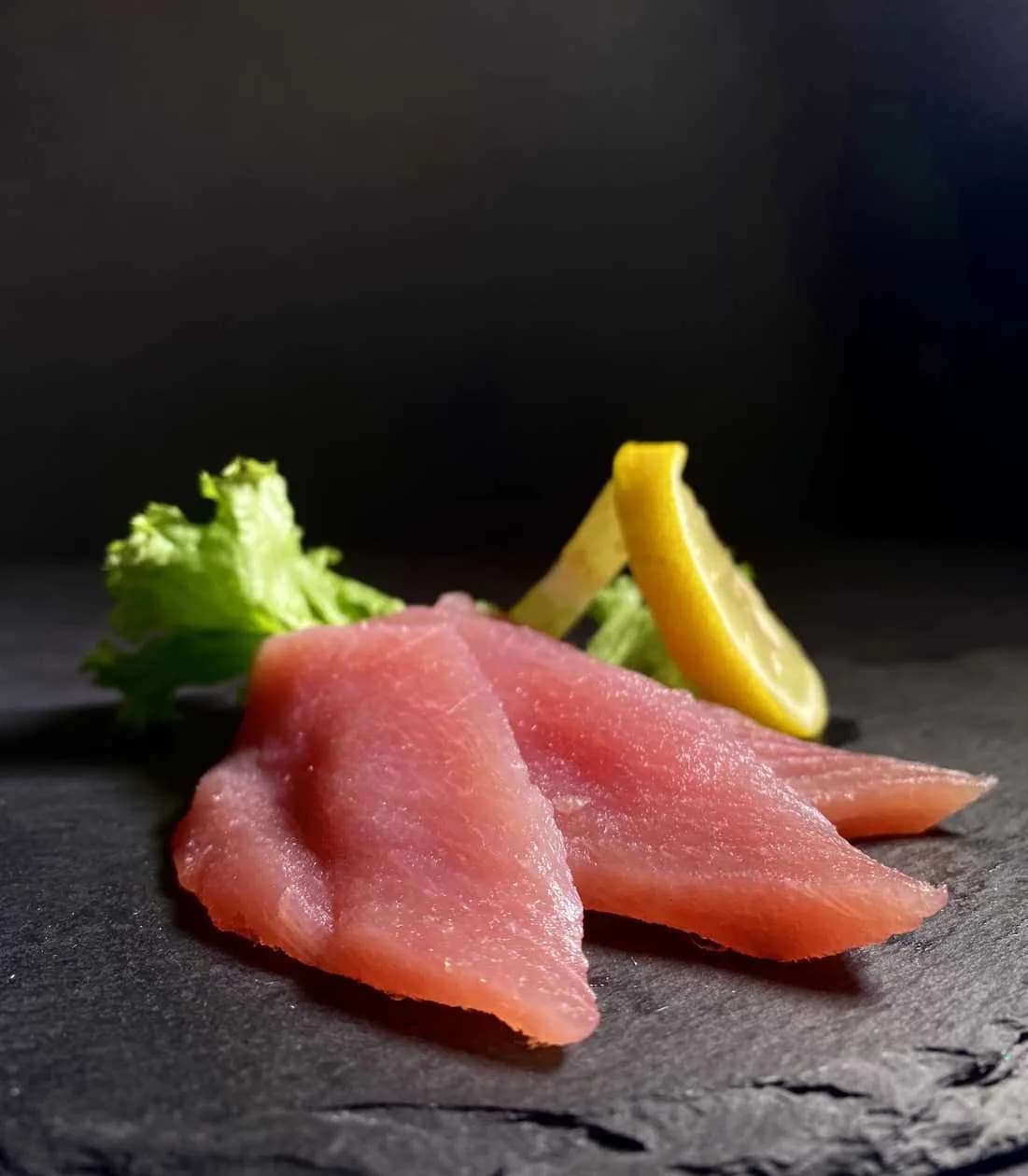 Sashimi Maguro (3 sztuki)