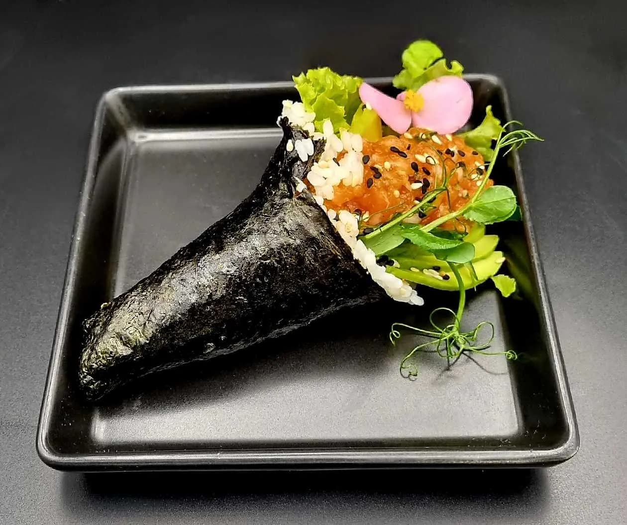Temaki Sushi with Salmon Tartare