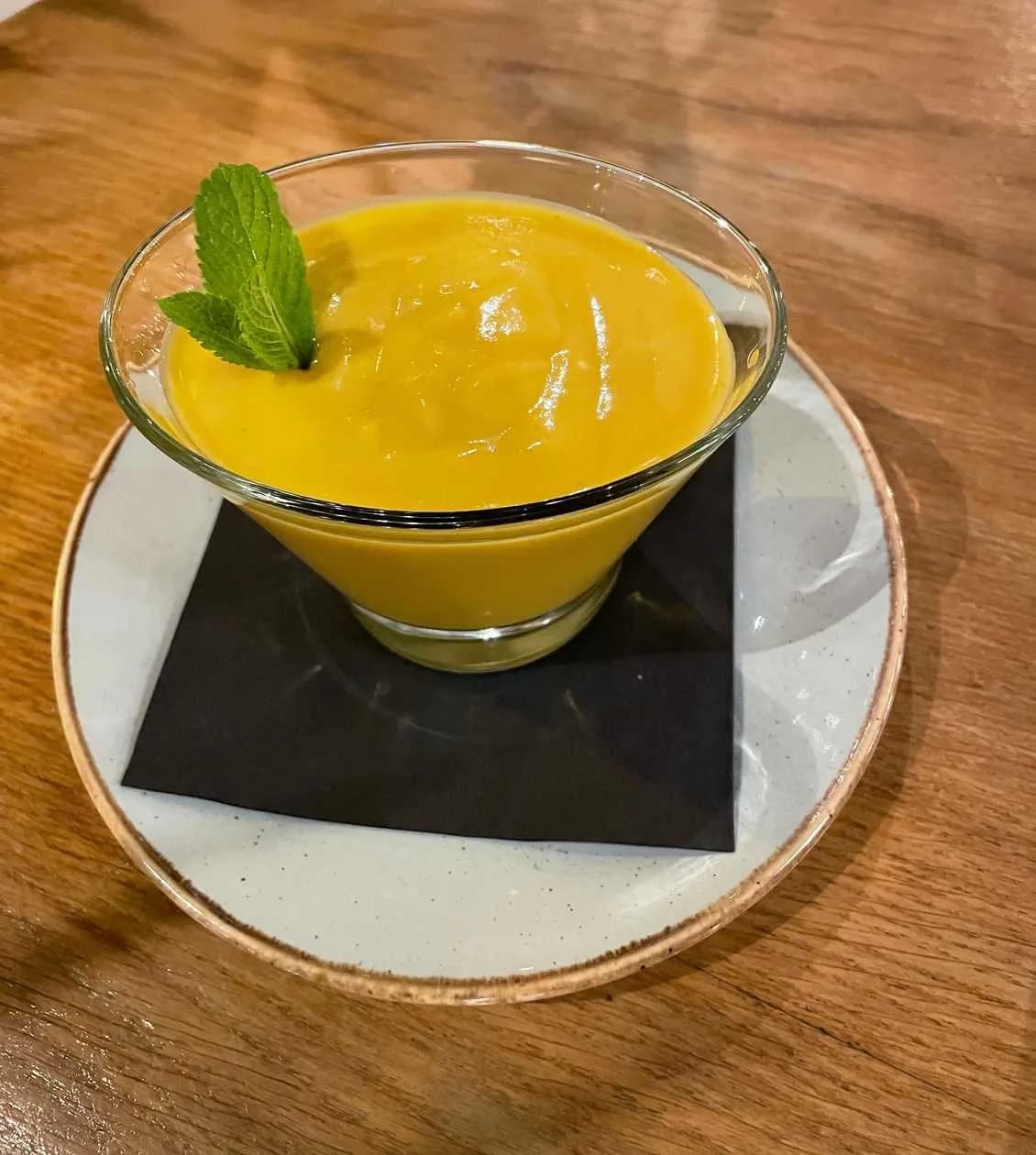 Khao Niaw Dam Mamuang