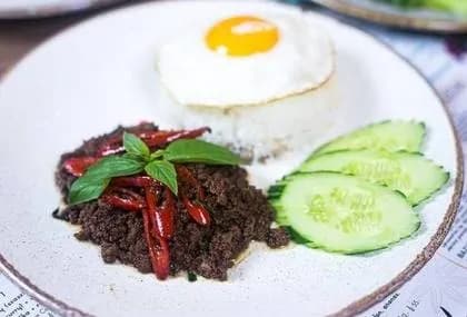 Pad Kra Pao Khai Dao