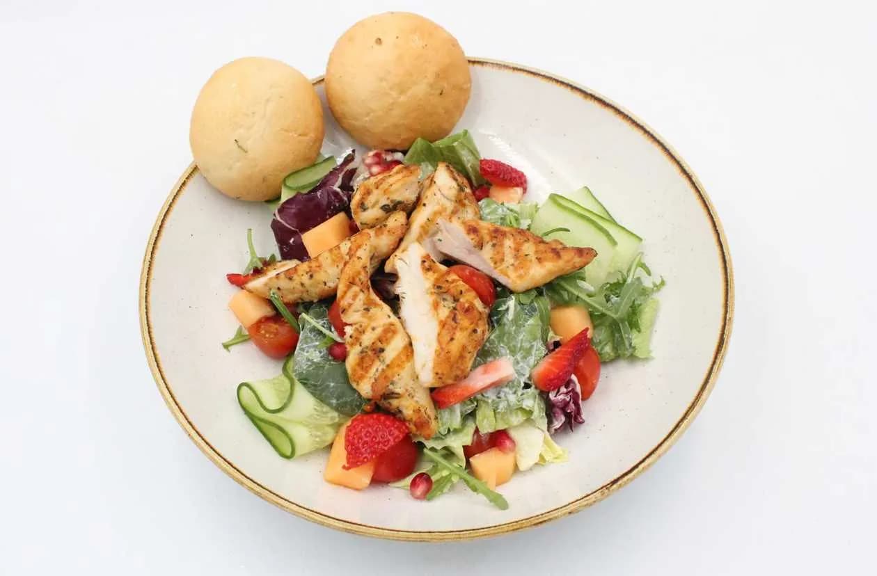 Salad with Grilled Chicken (yoghurt dressing)