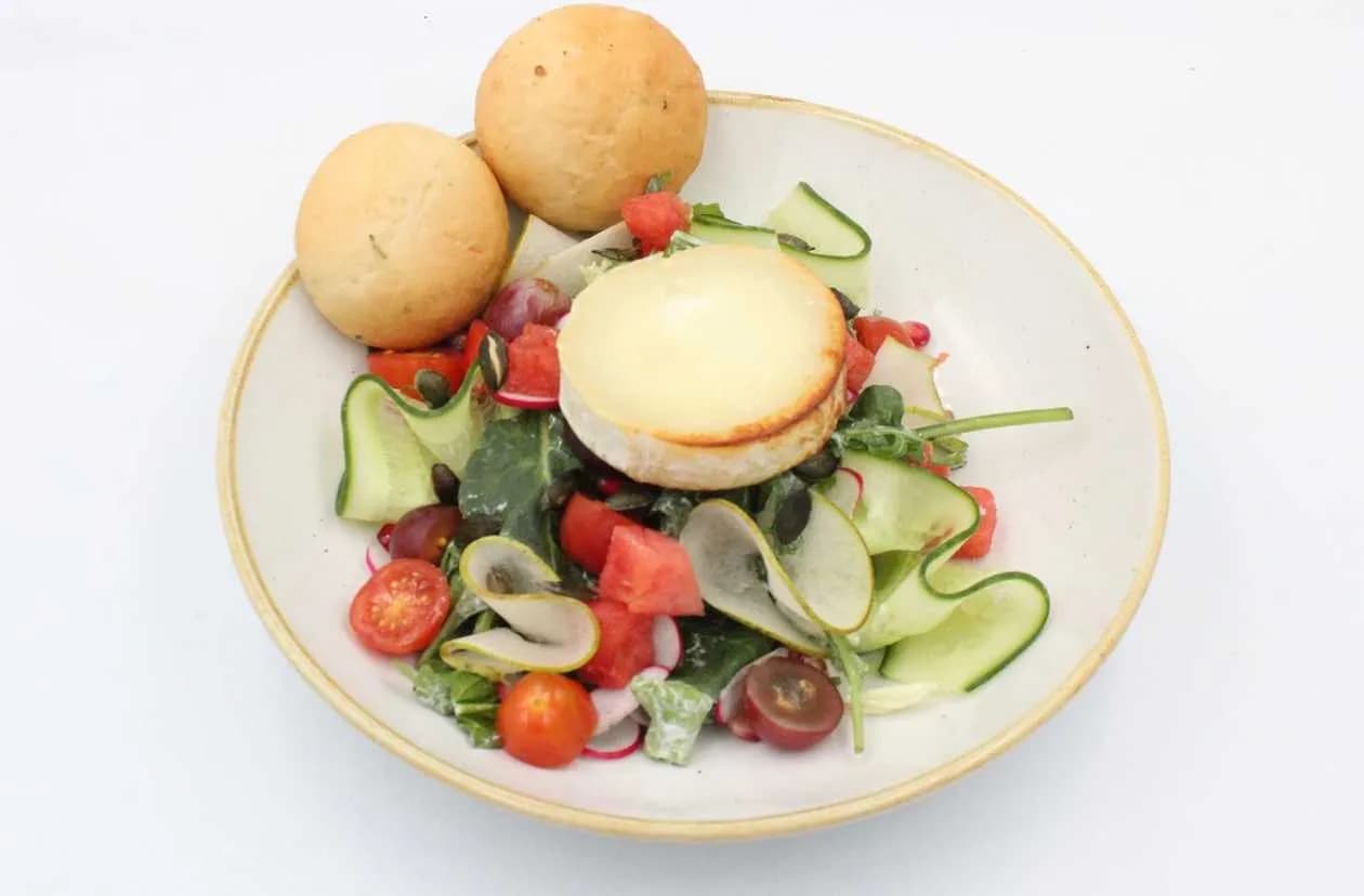 Salad with Grilled Goat Cheese (yoghurt dressing)