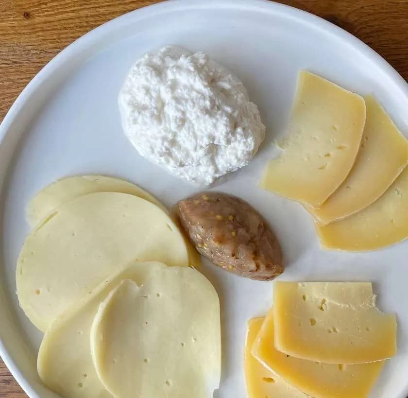 +talerzyk serów od Bianca Mozarella