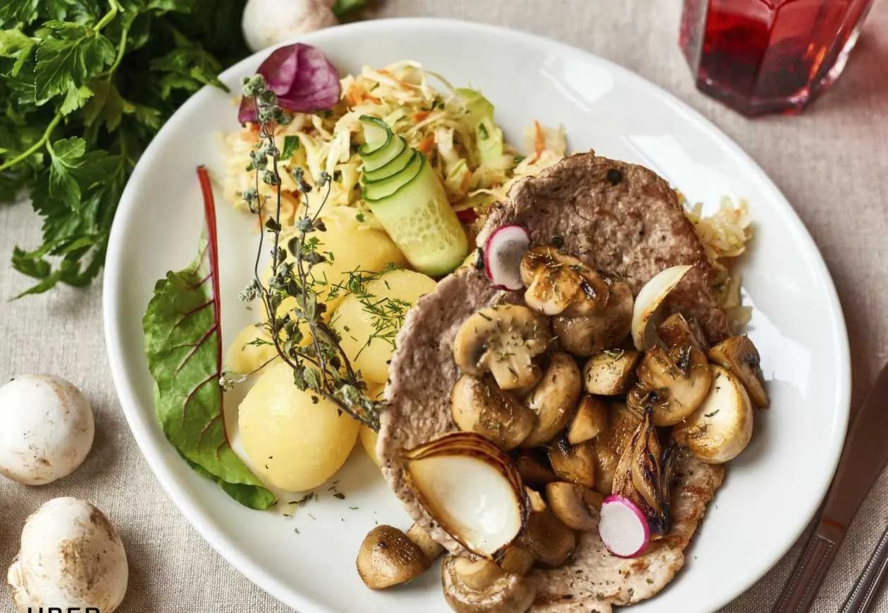 Pork Sauté with Champignons