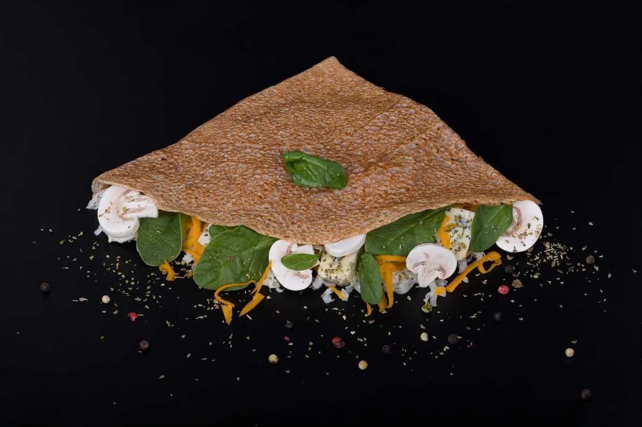 Crepe with Blue Cheese, Spinach, Champignons and Cheese