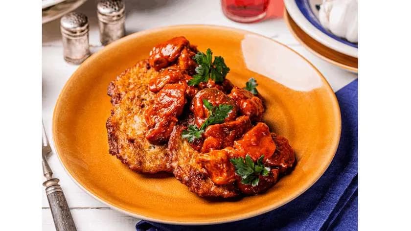 Placki ziemniaczane z sosem + Placki ziemniaczane z sosem