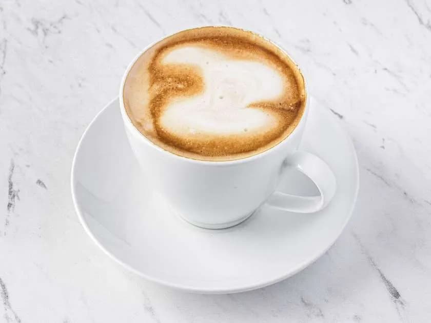 Americano z mlekiem M