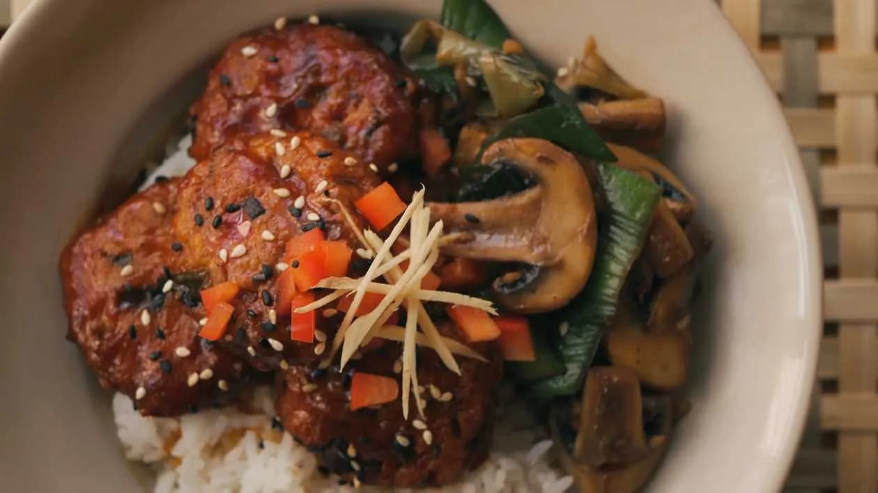 Fried tofu cutlets in ginger sauce