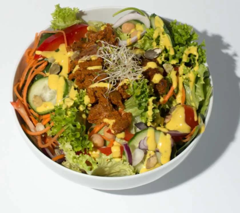 Sałatka Vegan Pastrami