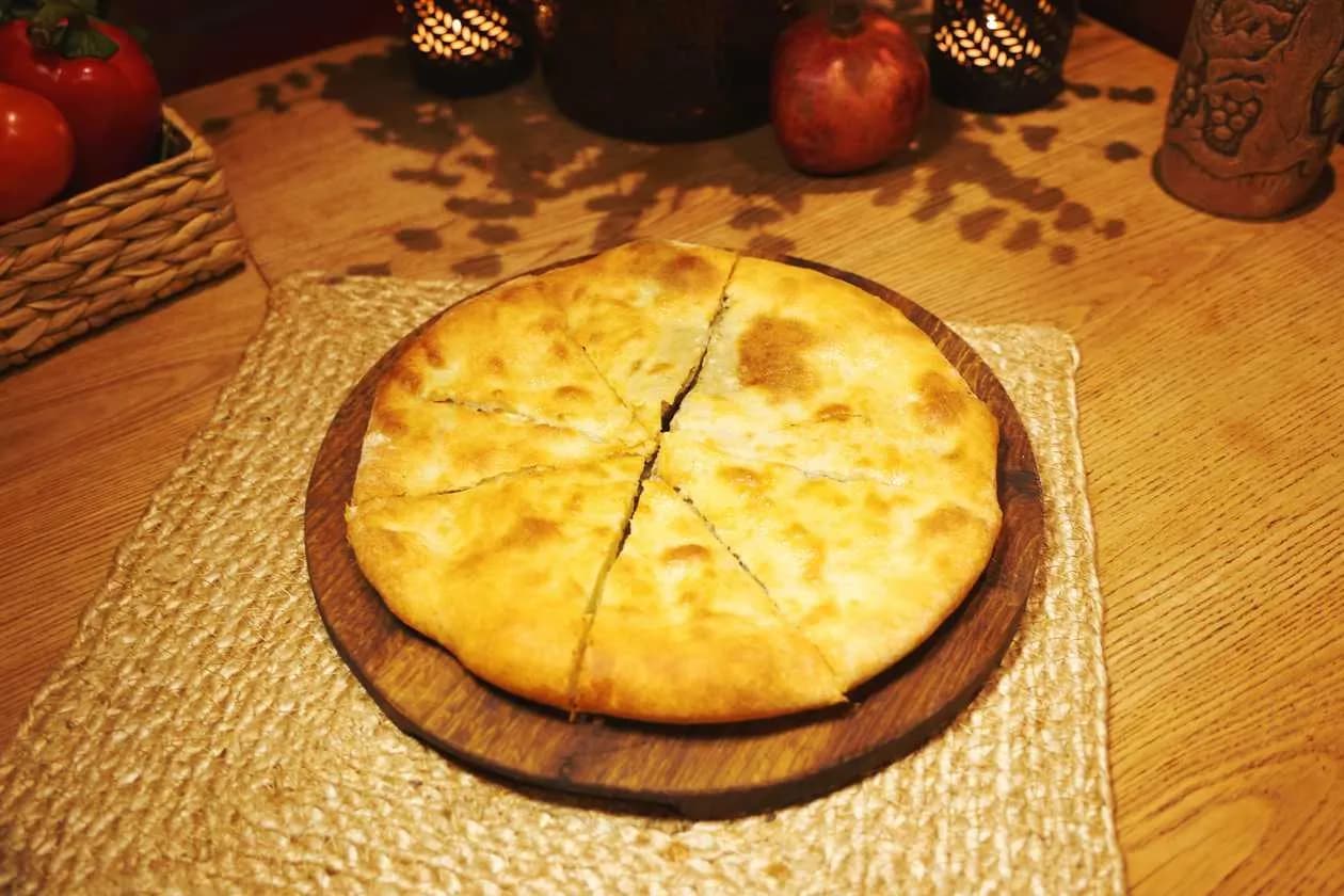 Khachapuri Kubdari