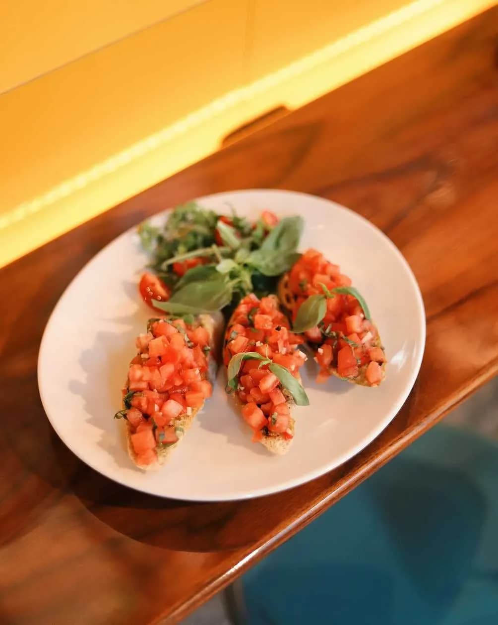 BRUSCHETTA ZE ŚWIEŻYMI POMIDORAMI 220 g