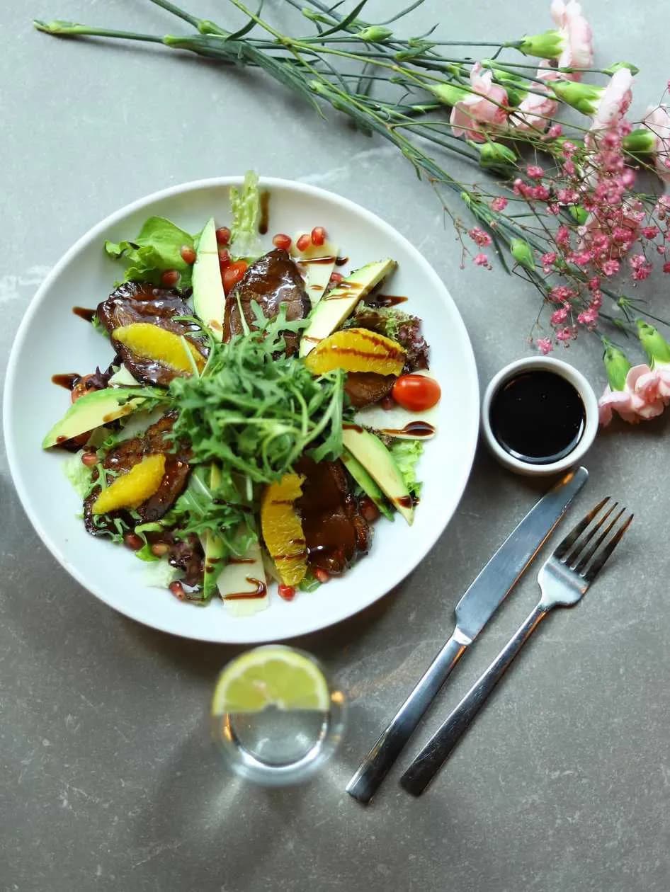 SAŁATA Z KACZKĄ I AWOKADO 450g