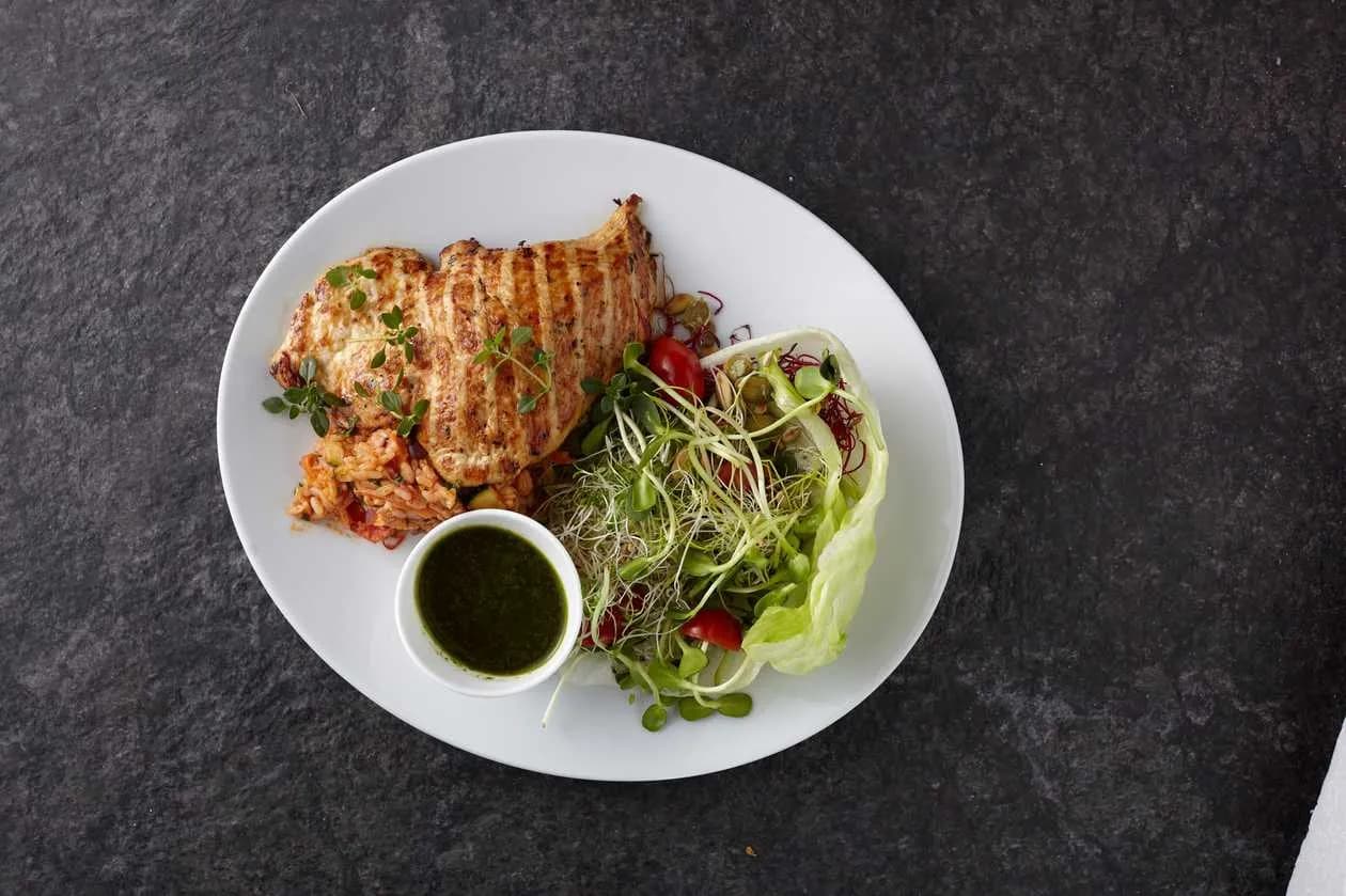 GRILLOWANA PIERŚ KURCZAKA Z KOSTKĄ 660g