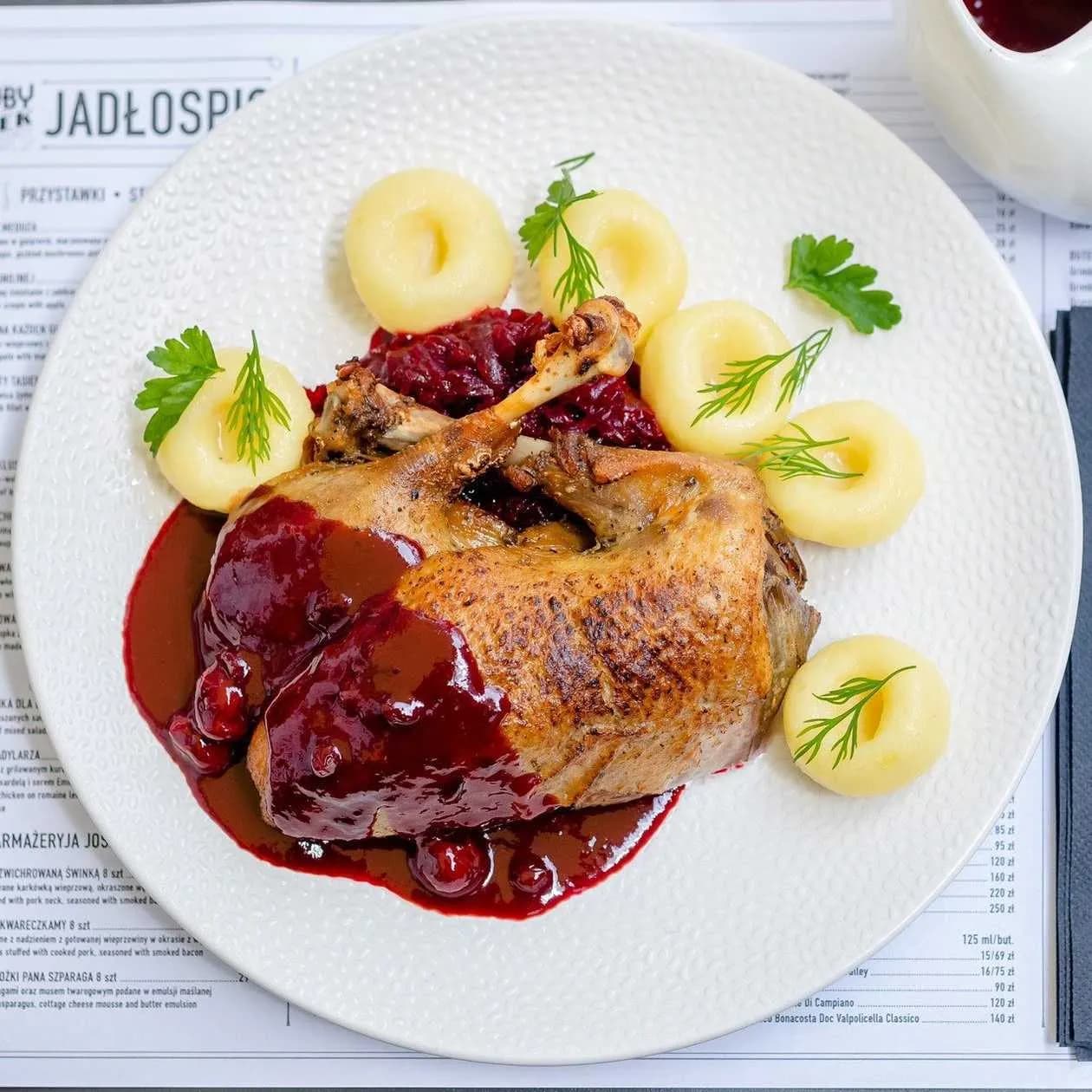 Kaczusia w pięknem ancugu