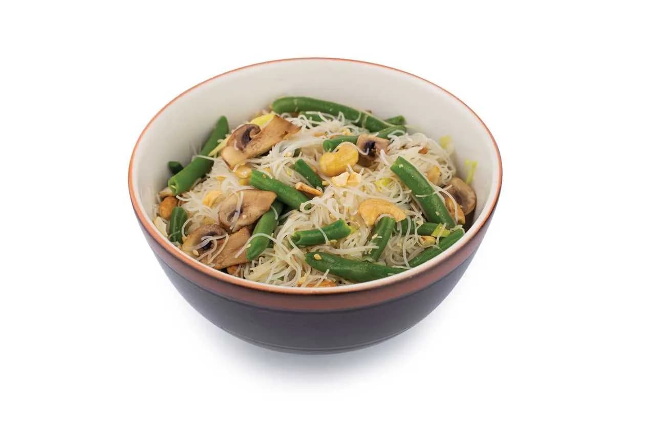 Rice Noodles with Vegetables and Indian Nuts (300g)