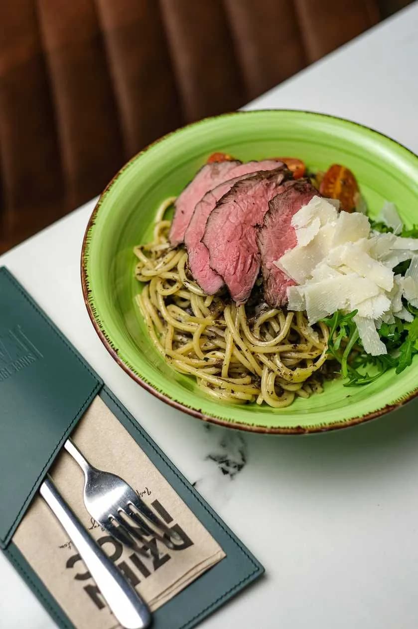 Tagliolini z polędwicą wołową