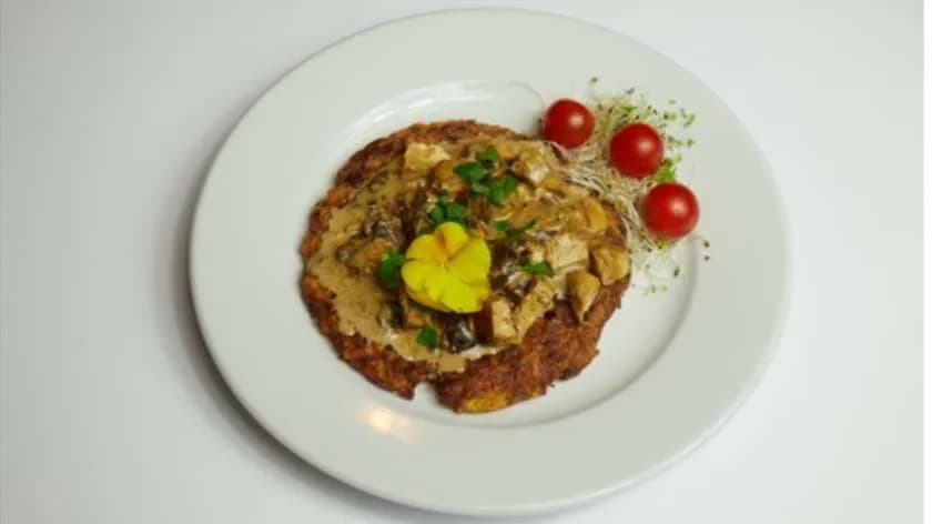 Placek ziemniaczany z podgrzybkami i kurczakiem