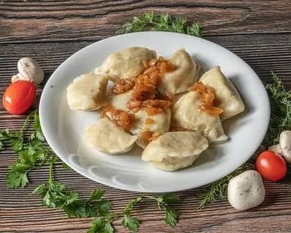 Dumplings with Cabbage and Mushrooms