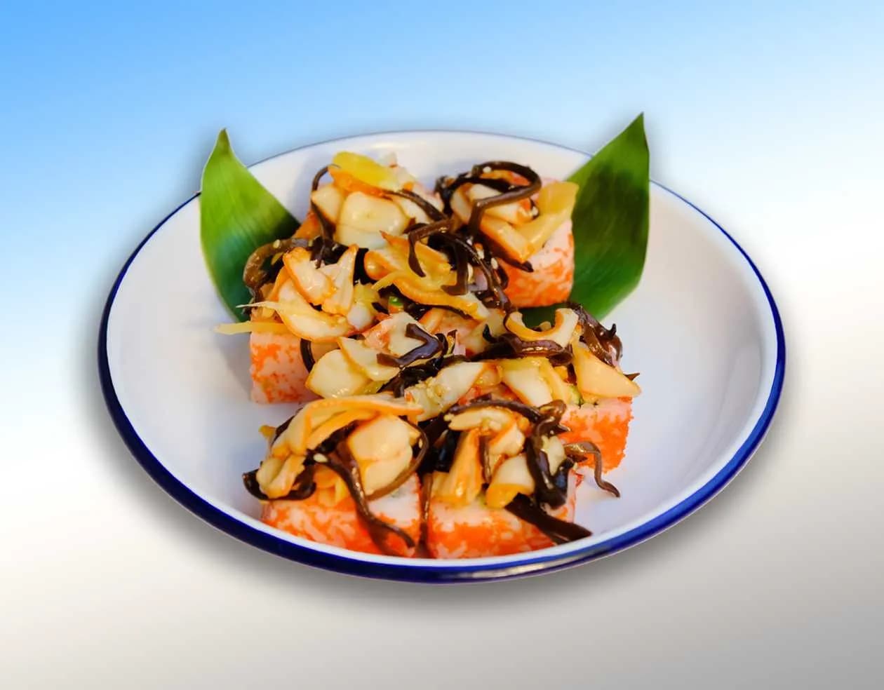 California tuńczykz sałatką z kalmarem