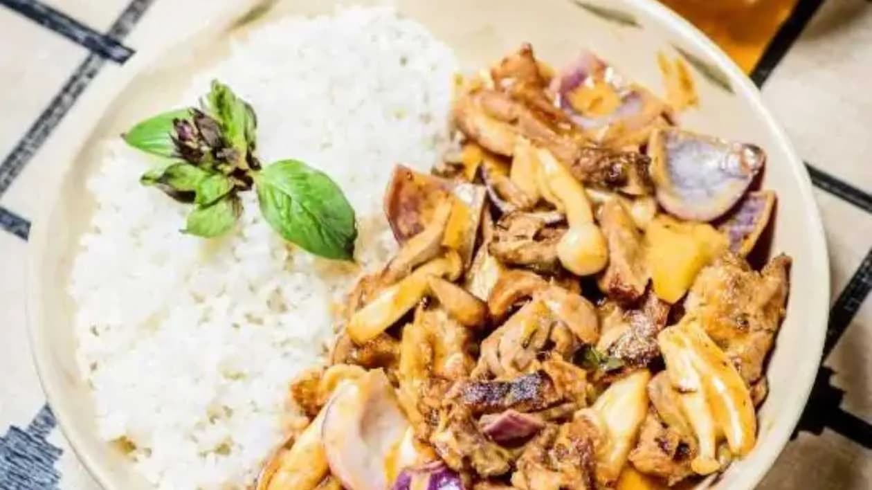 Czerwone Curry z Ananasem