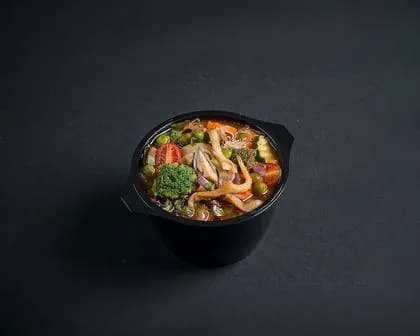 Bami Tom Yum with vegetables