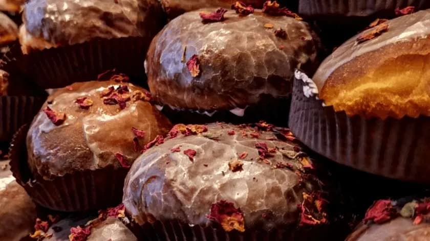 Pączek tradycyjny różany