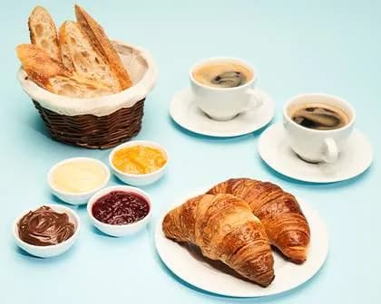 Śniadanie Charlotte dla Dwojga z kawą