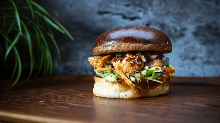 Kurczak Koreator - chrupiący kurczak z Kimchi i słodkim sosem chili