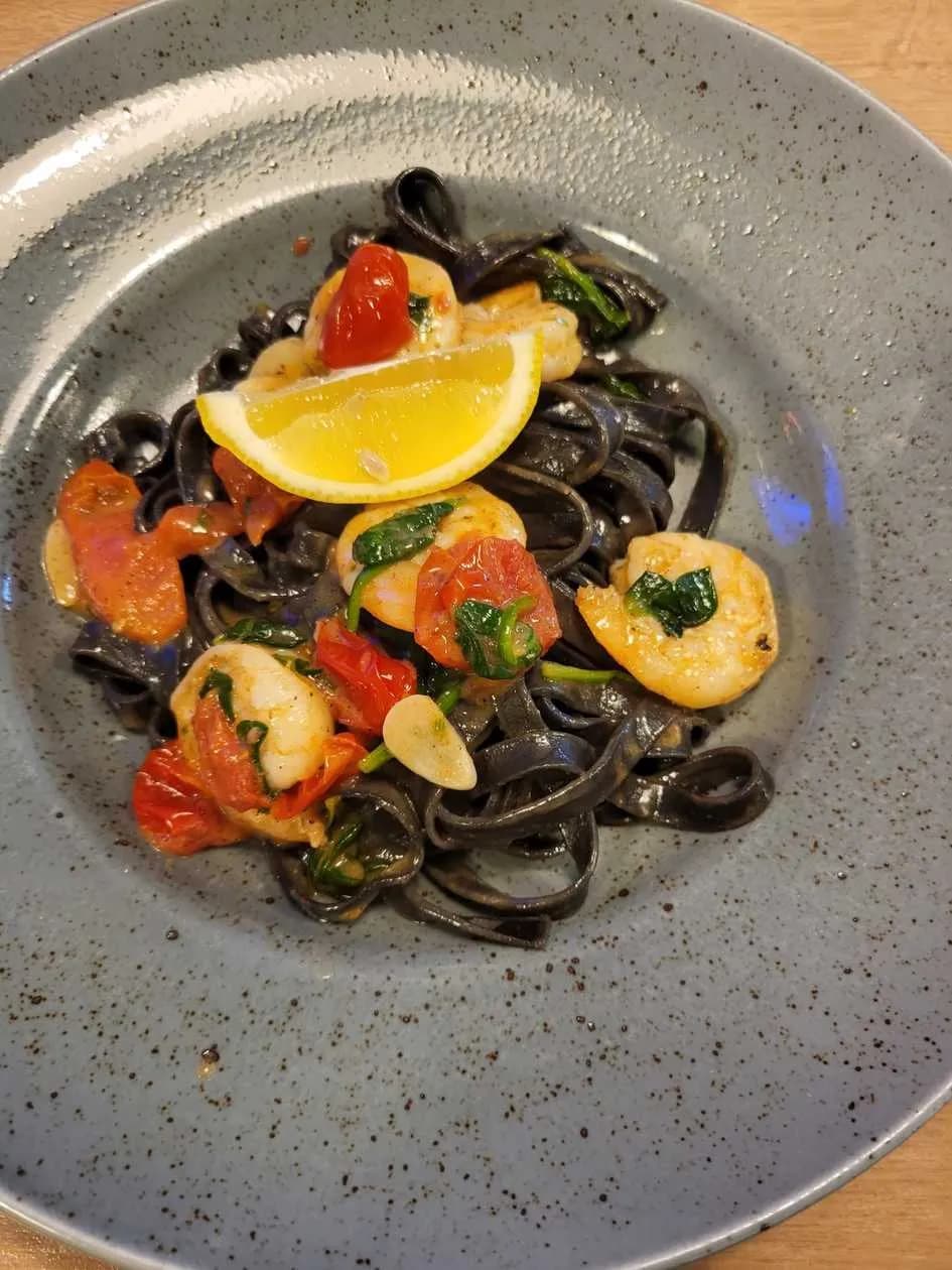 CZARNE TAGLITELLE KREWETKI