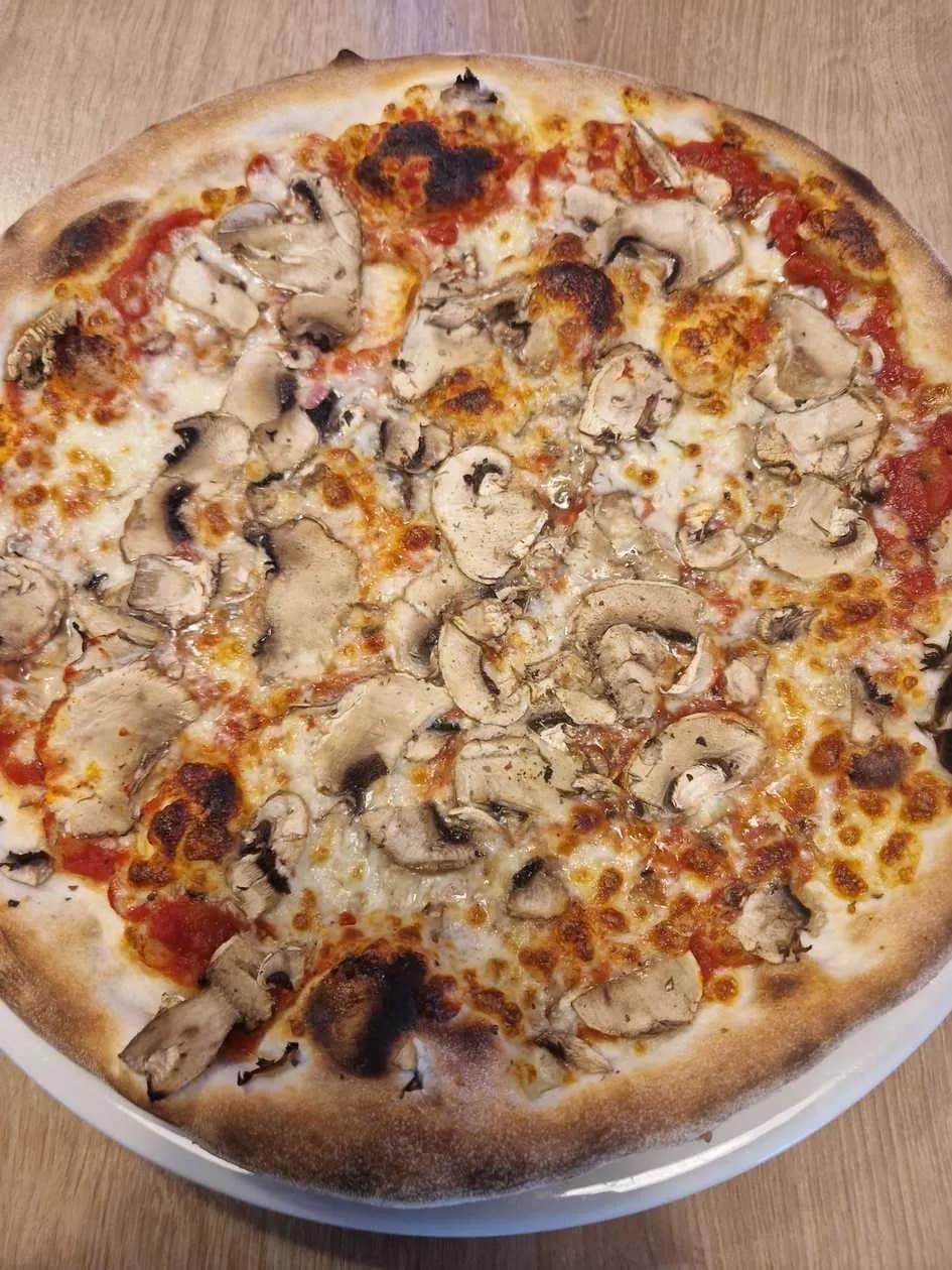Pizza Funghi