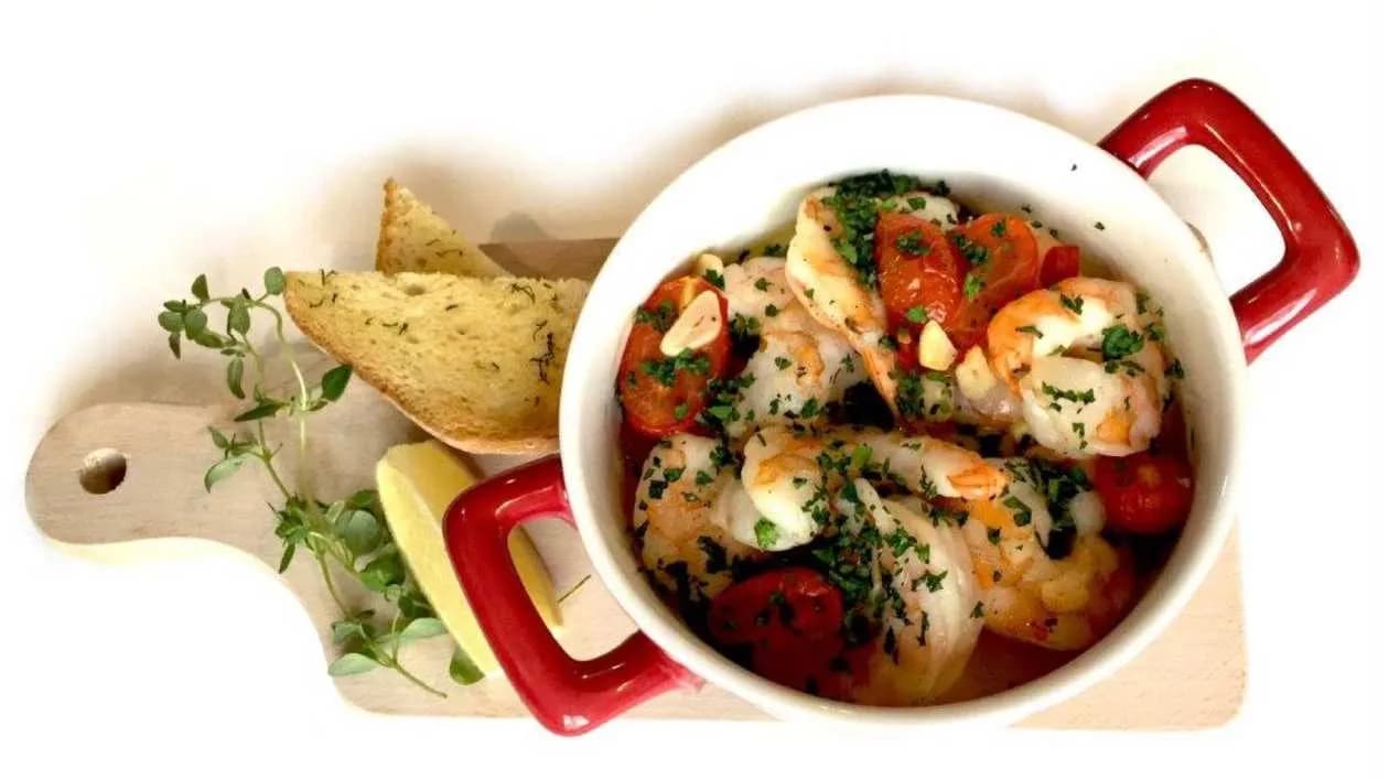 King prawns in white wine spicy with toast