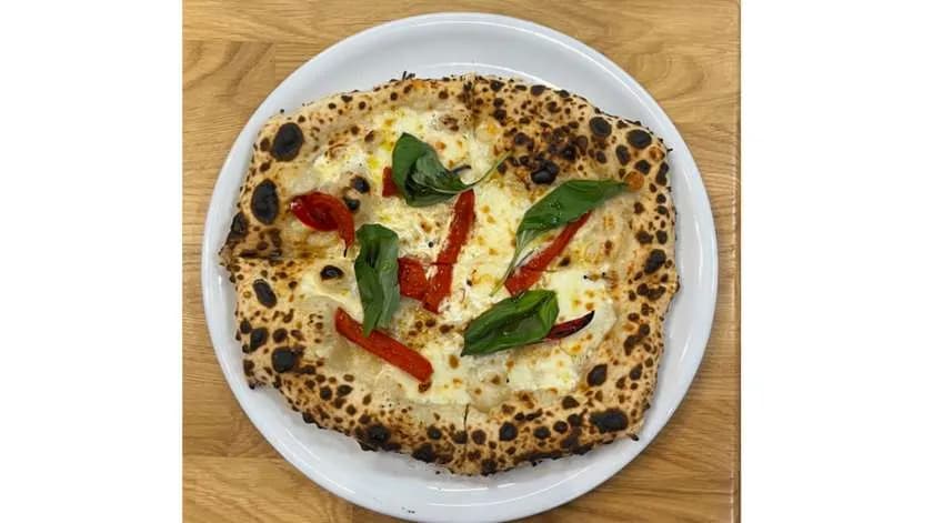 PIZZA WEGE 25cm - MNIEJSZA NIŻ STANDARDOWA