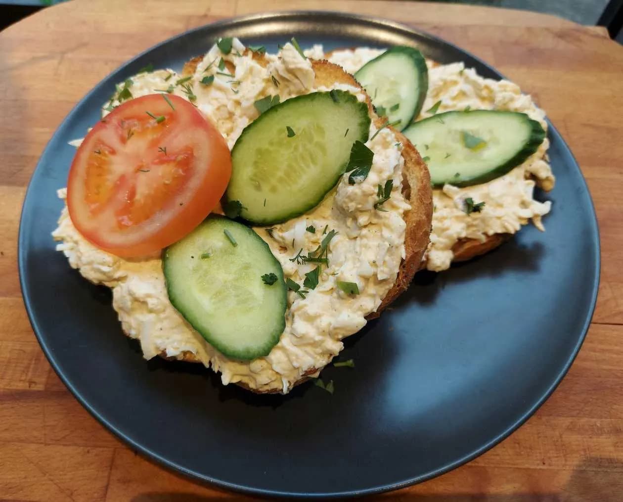 Bagel with Egg Paste