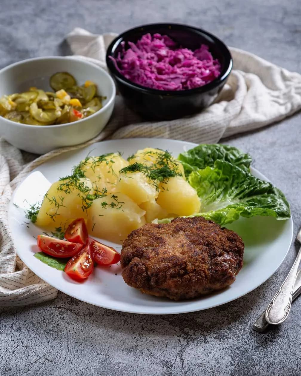 Meatloaf with potatoes and salad