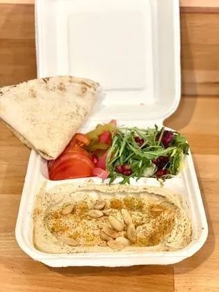 Hummus House 350 grams with vegetables with pita 27 cm