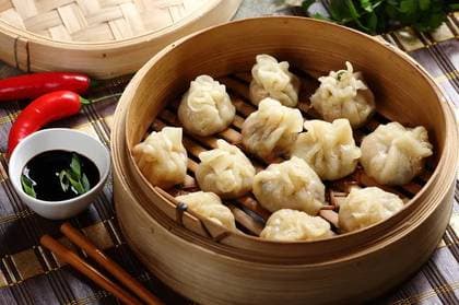 Dumplings with beef, leek and carrots