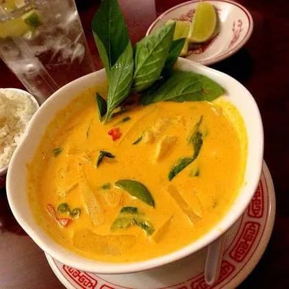 Yellow Curry with Rice