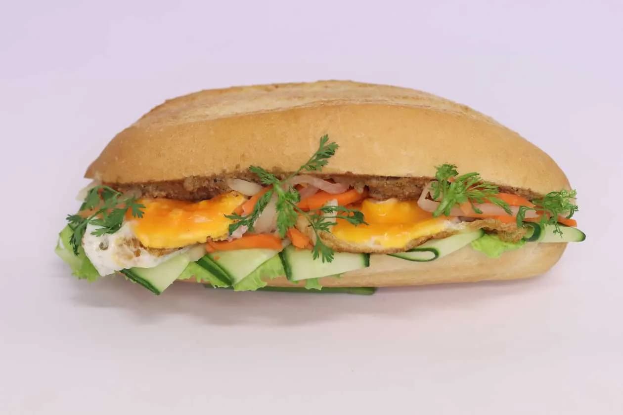 Viet's 19 - Bánh Mì Pate Ốp La