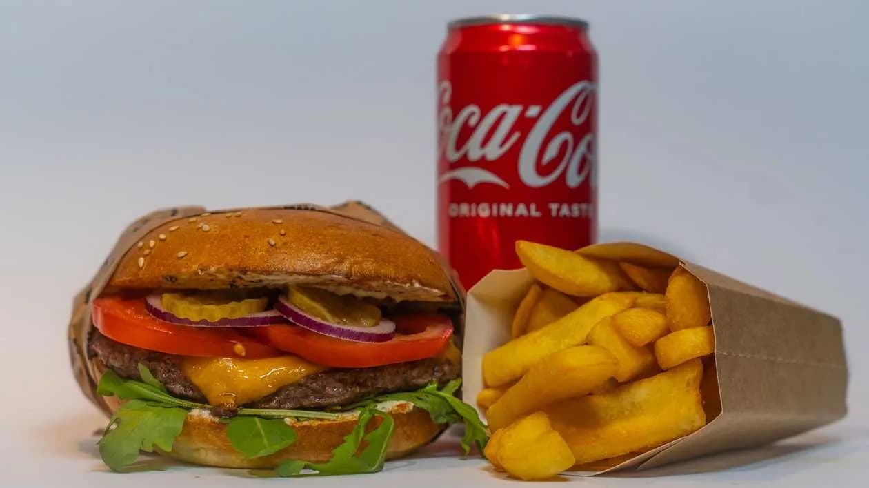 ZESTAW Burger FRYTKI COLA