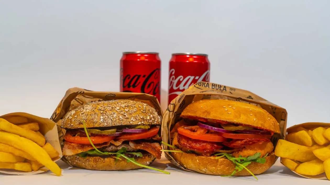 ZESTAW 2 x Burger + 2 x Frytki + 2 x Cola 0,33
