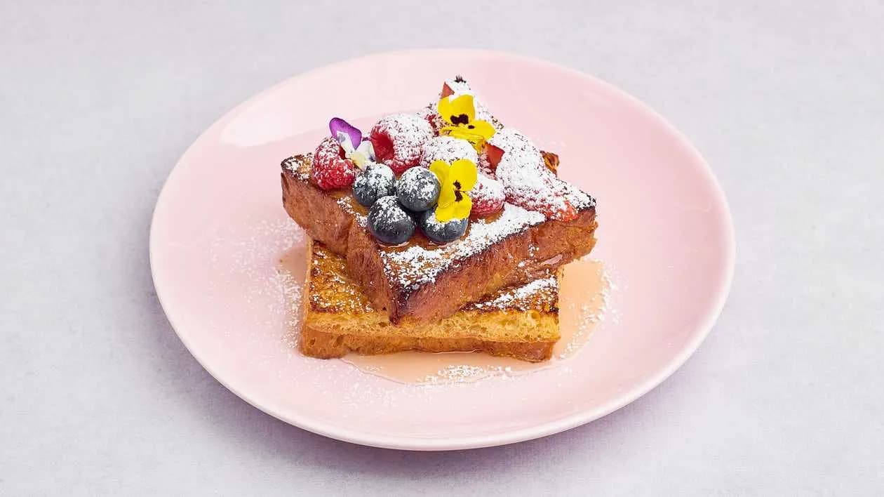 French Toast with Maple Syrup and Forest Fruits