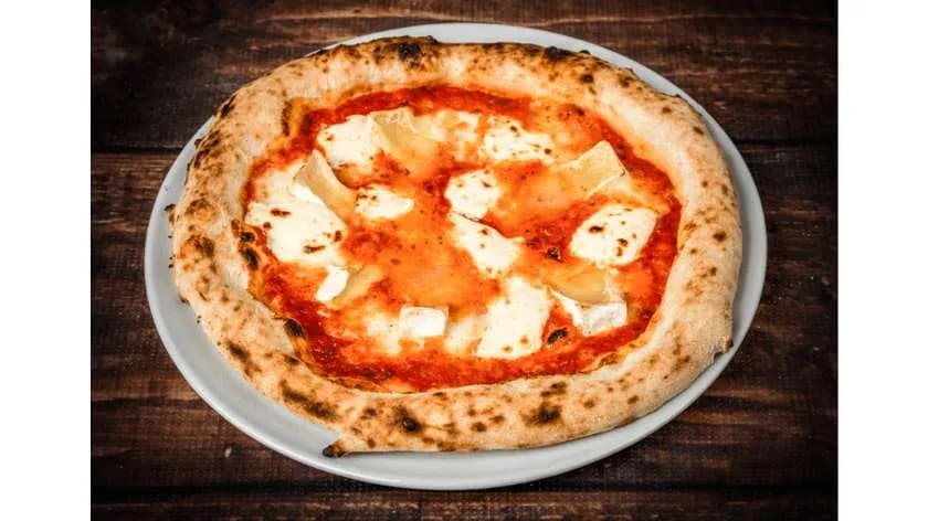 Pizza Tre Formaggi