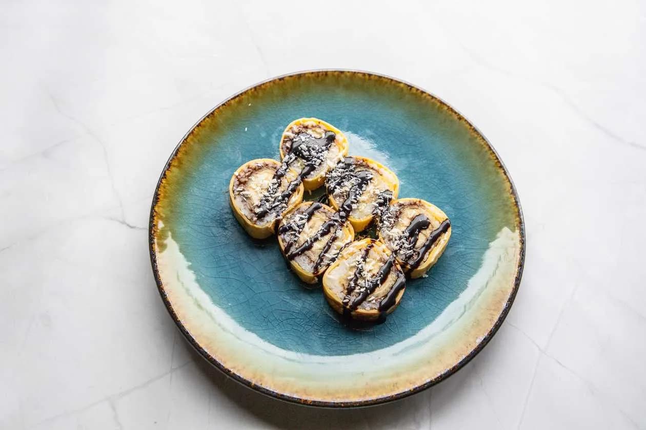 Tamago with banana in tempura