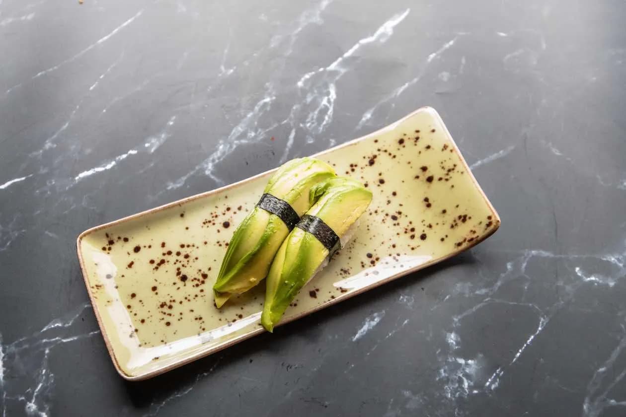 Nigiri avocado